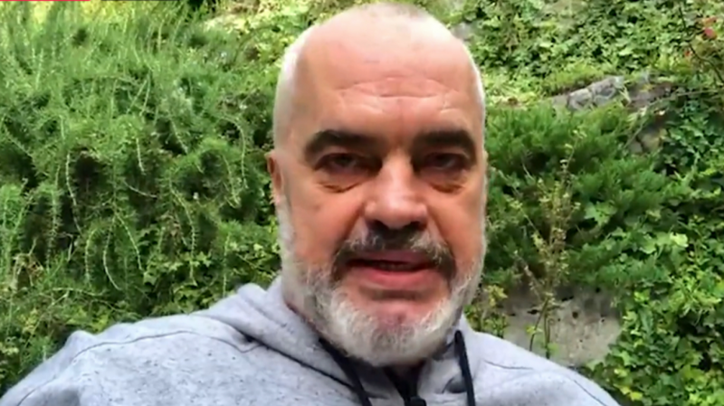 I veshur sportiv, kryeministri Rama futet ‘live’ në Facebook dhe iu kthen përgjigje pyetjeve shqetësuese të qytetarëve: Punët e mira duan durim! (Video) I veshur sportiv, kryeministri Rama futet ‘live’ në Facebook dhe iu kthen përgjigje pyetjeve shqetësuese të qytetarëve: Punët e mira duan durim! (Video)