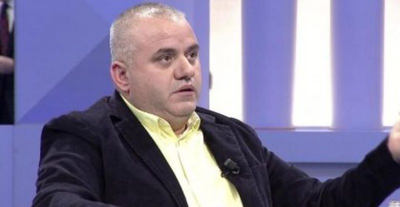 “Nxori fytyrën e vërtetë”, Artan Hoxha publikon videon që ngre peshë zemrat e gjithë shqiptarëve dhe bën deklaratën e fortë: Atë mbrëmje… “Nxori fytyrën e vërtetë”, Artan Hoxha publikon videon që ngre peshë zemrat e gjithë shqiptarëve dhe bën deklaratën e fortë: Atë mbrëmje…