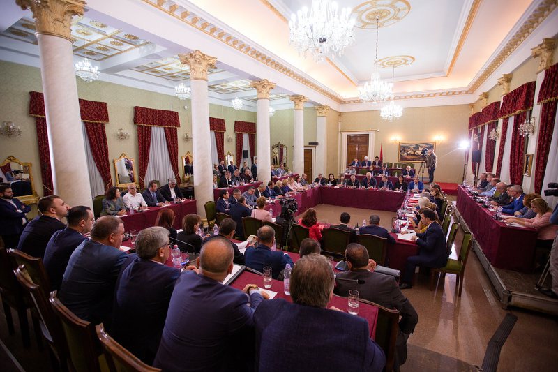 Ekskluzive/ Rama mesazh deputetëve të nxitojnë me izolimin e Metës: Mos i lini asnjë shteg abuzimi, ja 4 fushat ku duhet të fokusoheni, boll e toleruam Ekskluzive/ Rama mesazh deputetëve të nxitojnë me izolimin e Metës: Mos i lini asnjë shteg abuzimi, ja 4 fushat ku duhet të fokusoheni, boll e toleruam