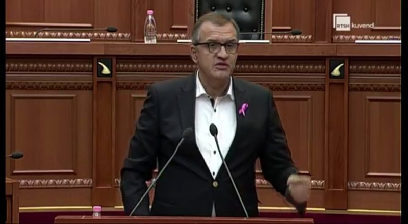 “Flas sot jo vetëm si politikan, por si djalë nëne”, Beqaj drejton gishtin nga PS dhe bën deklaratën e fortë: Nuk mund të rri pa e thënë! Po shiten në mënyrë të gënjeshtërt! “Flas sot jo vetëm si politikan, por si djalë nëne”, Beqaj drejton gishtin nga PS dhe bën deklaratën e fortë: Nuk mund të rri pa e thënë! Po shiten në mënyrë të gënjeshtërt!