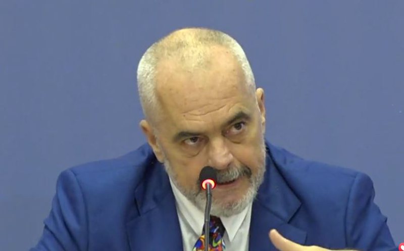 Kryeministri Rama nxjerr pamjet nga ndryshimi i madh në këtë qytet të vendit Kryeministri Rama nxjerr pamjet nga ndryshimi i madh në këtë qytet të vendit