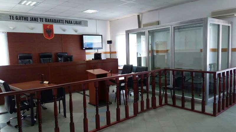 Furtuna e vetingut alarmon gjyqtarët, ngrijnë proceset gjyqësore dhe braktisin dosjet, shmangin regjistrimet audio të seancave Furtuna e vetingut alarmon gjyqtarët, ngrijnë proceset gjyqësore dhe braktisin dosjet, shmangin regjistrimet audio të seancave