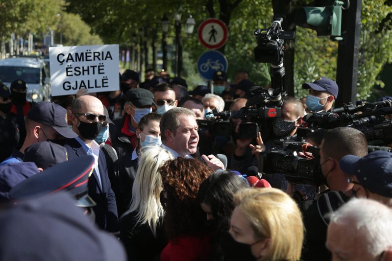 Idrizi kujtohet për çështjen çame dhe proteston ndaj ministrit grek, reagojnë çamët: Po kërkon supën e radhës, ne e kemi braktisur