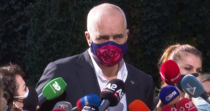 PS mobilizon strukturat për shpërbërjen e LSI, Edi Rama akuzon presidentin si një të çmendur që kërkon të shpëtojë partinë e degraduar të Monikës PS mobilizon strukturat për shpërbërjen e LSI, Edi Rama akuzon presidentin si një të çmendur që kërkon të shpëtojë partinë e degraduar të Monikës