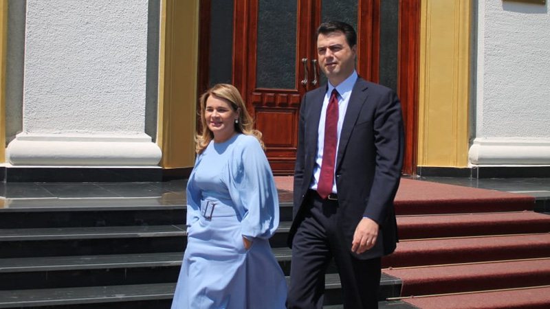 Krisen raportet brenda opozitës, LSI fushatë kundër PD në takimet me bazën edhe aleatët tradicionalë të demokratëve të pakënaqur Krisen raportet brenda opozitës, LSI fushatë kundër PD në takimet me bazën edhe aleatët tradicionalë të demokratëve të pakënaqur