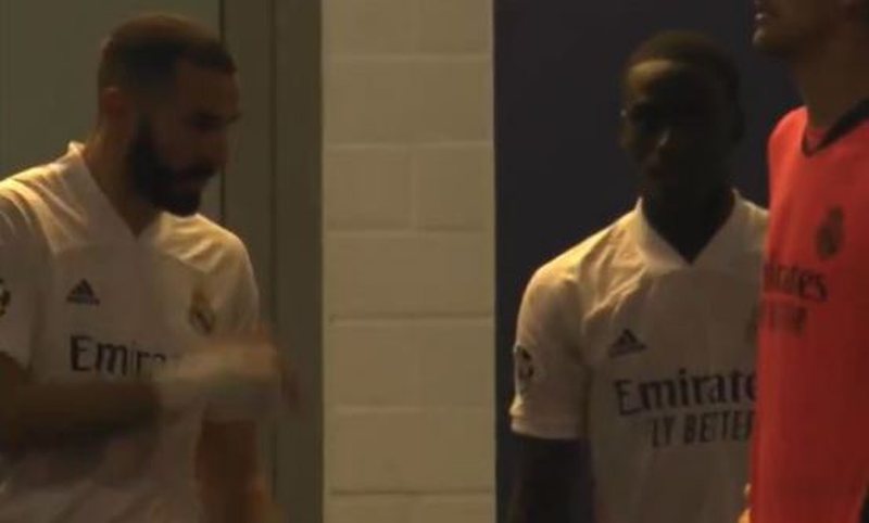 “Betohem për nënën time, ai po luan kundër nesh”! Videoja e Karim Benzema trondit Real Madridin “Betohem për nënën time, ai po luan kundër nesh”! Videoja e Karim Benzema trondit Real Madridin