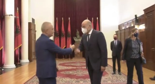 “Dje në të njëjtën kohë”, Erion Braçe ‘kap mat’ presidentin Meta “Dje në të njëjtën kohë”, Erion Braçe ‘kap mat’ presidentin Meta