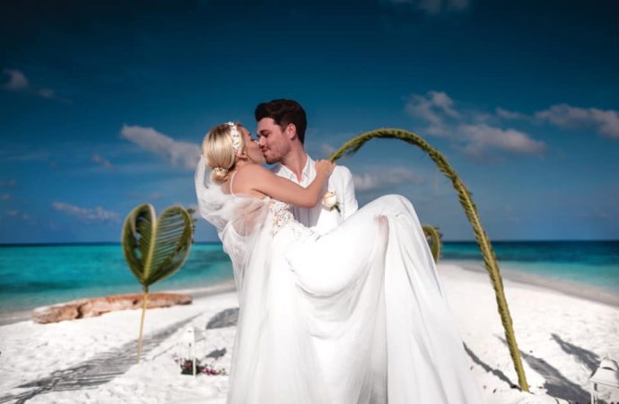 Pa ty asgjë s’do ishte e mundur”! Albana Skënderaj i bën dedikimin romantik Miriamit Pa ty asgjë s’do ishte e mundur”! Albana Skënderaj i bën dedikimin romantik Miriamit