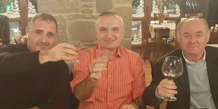 “Qen bir qeni”! Rama i përgjigjet Metës: Gjynah, nuk ka qenë ashtu, është kthyer në lolo! Del në ekran i dehur dhe shan duke ngatërruar TV-të me qebatoret