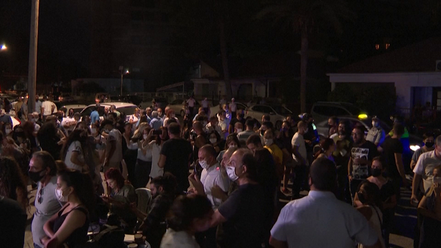 Tensione të forta në Qipron turke, ekstremistët grekë kalojnë kufirin Tensione të forta në Qipron turke, ekstremistët grekë kalojnë kufirin