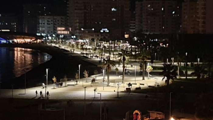 Ndizen dritat në Lungomaren e re të Durrësit, Rama: Më e keqja është pas krahëve, më e mira është ende e gjitha përpara nesh