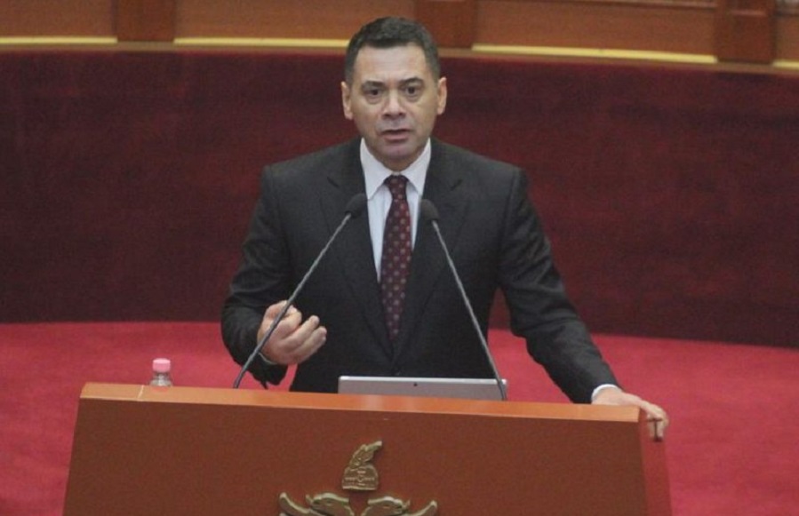 “1 vita nga tërmeti dhe shqiptarët s’kanë ku fusin kokën”, Ahmetaj: Hajde me mua shih ça bëhet “1 vita nga tërmeti dhe shqiptarët s’kanë ku fusin kokën”, Ahmetaj: Hajde me mua shih ça bëhet