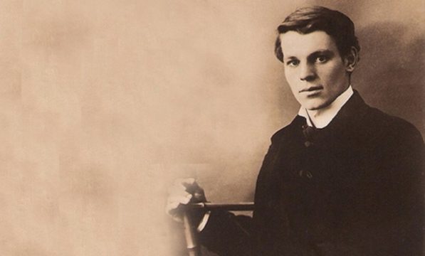 “Dikur për tre vjet sot për tre orë”… me president Ilirin! Nënshtetësia në dy kohë: Ja sakrifica e aktorit të madh Aleksandër Moisiu për të marrë pasaportën shqiptare “Dikur për tre vjet sot për tre orë”… me president Ilirin! Nënshtetësia në dy kohë: Ja sakrifica e aktorit të madh Aleksandër Moisiu për të marrë pasaportën shqiptare