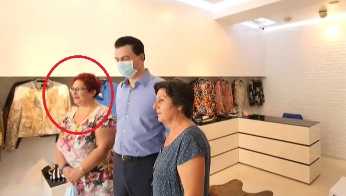 asha del blof, u qan hallet bizneseve të grave të ish-drejtorëve të tij në Bashki asha del blof, u qan hallet bizneseve të grave të ish-drejtorëve të tij në Bashki