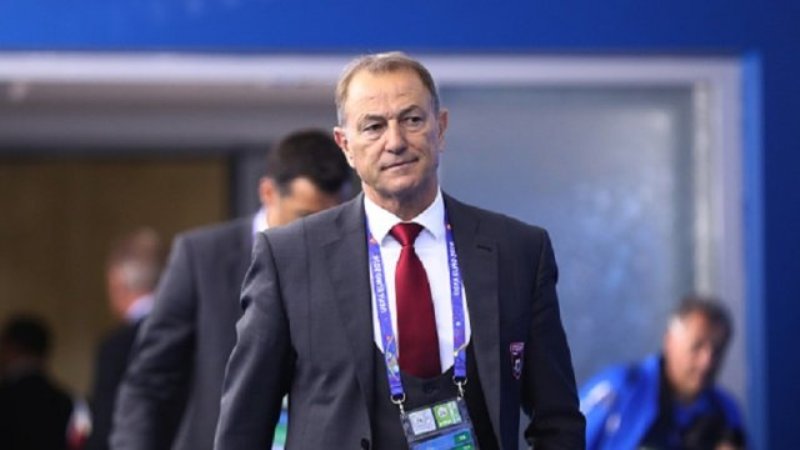 Gianni De Biasi kthehet në Shqipëri Gianni De Biasi kthehet në Shqipëri