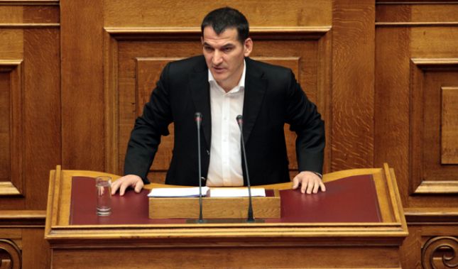 “Jam tirons mer vlla”: Pirro Dhima 12 vite më parë dhe sot, që thotë se “është grek i lindur në Shqipëri” “Jam tirons mer vlla”: Pirro Dhima 12 vite më parë dhe sot, që thotë se “është grek i lindur në Shqipëri”