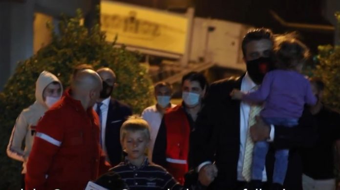 VIDEO/ Gjysmëhëna e Kuqe siriane jep detajet nga operacioni i riatdhesimit të fëmijëve shqiptarë: Me përpjekjet e Ramës dhe mbështetje nga qeveria shqiptare VIDEO/ Gjysmëhëna e Kuqe siriane jep detajet nga operacioni i riatdhesimit të fëmijëve shqiptarë: Me përpjekjet e Ramës dhe mbështetje nga qeveria shqiptare