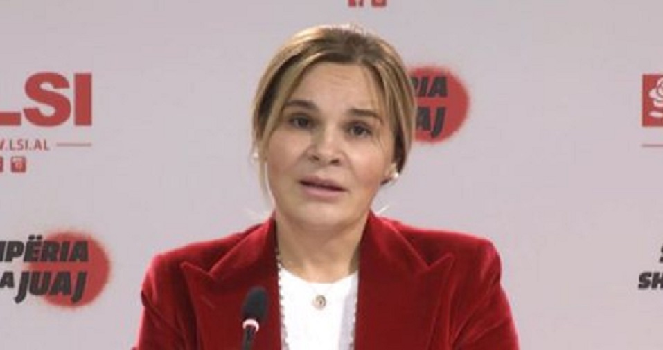 Monika përjeton emocion: Aq herë ma ka përmendur emrin Rama sot, sa edhe Iliri s’më ka thënë “të dua” Monika përjeton emocion: Aq herë ma ka përmendur emrin Rama sot, sa edhe Iliri s’më ka thënë “të dua”