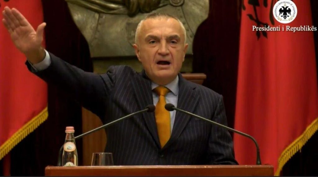 Thellohet skandali i dhënies së nënshtetësive: Presidenca zhduk arkivën e dy viteve të fundit, artistë, biznesmenë dhe futbollistë (38 pasaporta në një ditë)