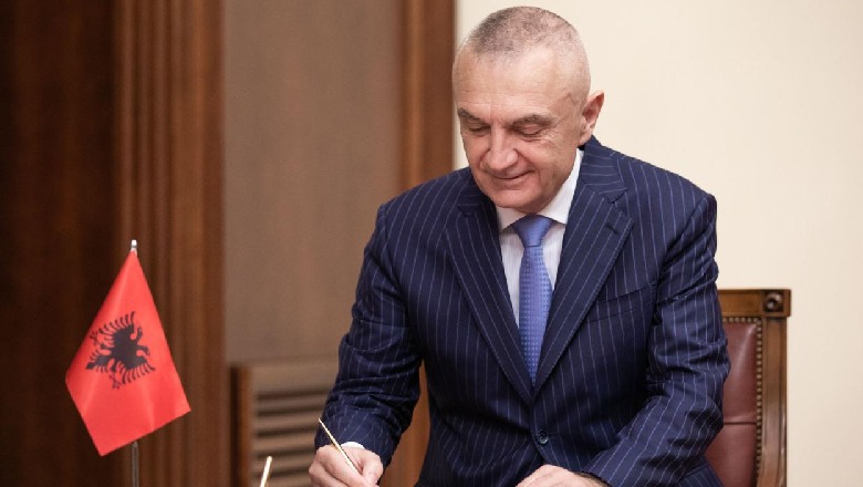 Skandali i Metës me nënshtetësinë alarmoi Brukselin, KE ndërhyri për të ndaluar dhënien e pasaportave pa protokolle sigurie Skandali i Metës me nënshtetësinë alarmoi Brukselin, KE ndërhyri për të ndaluar dhënien e pasaportave pa protokolle sigurie