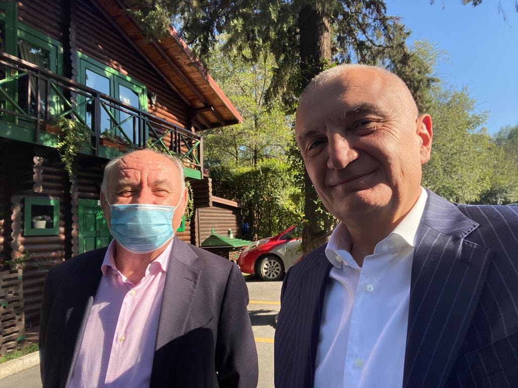 Pse nuk më shantazhon dot matrapazi i pasaportave Ilir Meta? Pse nuk më shantazhon dot matrapazi i pasaportave Ilir Meta?