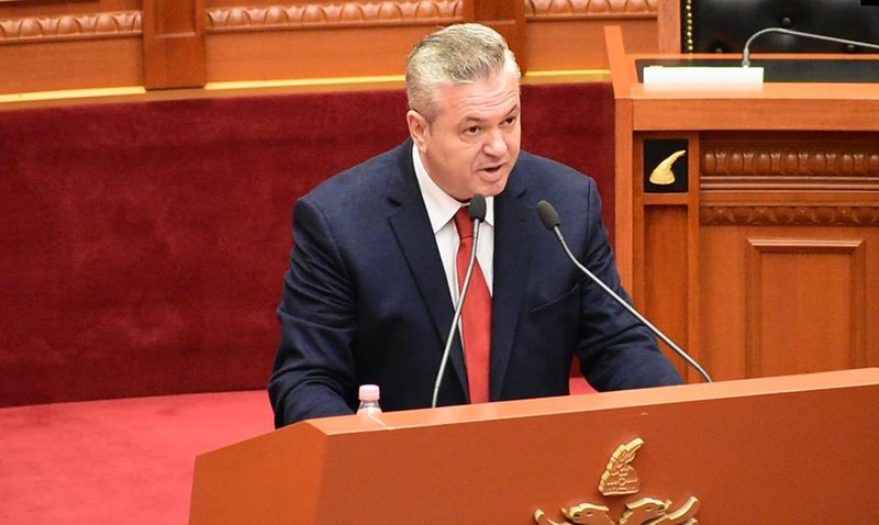 Murrizi i revoltuar: Kur të quan kukulla e Ramës “k.urva” e Ramës dhe një tufë “k.urvash” politike Murrizi i revoltuar: Kur të quan kukulla e Ramës “k.urva” e Ramës dhe një tufë “k.urvash” politike