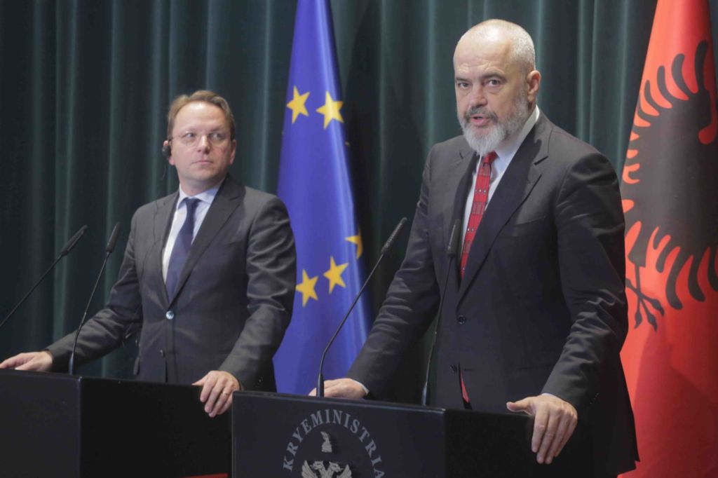 Nga konfliktet politike, tek ekonomia: Gjetjet kryesore të Raportit 2020 të KE-së, për Shqipërinë Nga konfliktet politike, tek ekonomia: Gjetjet kryesore të Raportit 2020 të KE-së, për Shqipërinë