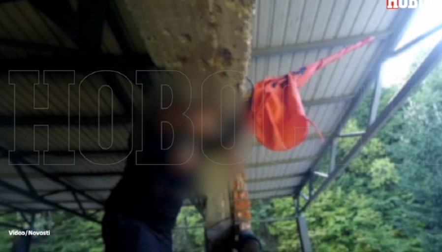 VIDEO/ Pas 7 orësh ecje në këmbë, priftit serb shkul flamurin shqiptar nga kulla e vrojtimit VIDEO/ Pas 7 orësh ecje në këmbë, priftit serb shkul flamurin shqiptar nga kulla e vrojtimit