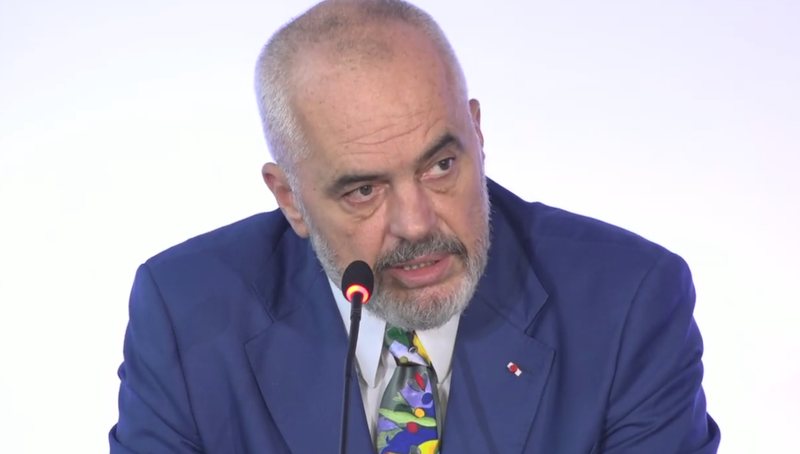 Kryeministri Rama tregon për sa kohë do të mbahen maskat: Kontrollin policia ta nisë nga parlamenti Kryeministri Rama tregon për sa kohë do të mbahen maskat: Kontrollin policia ta nisë nga parlamenti