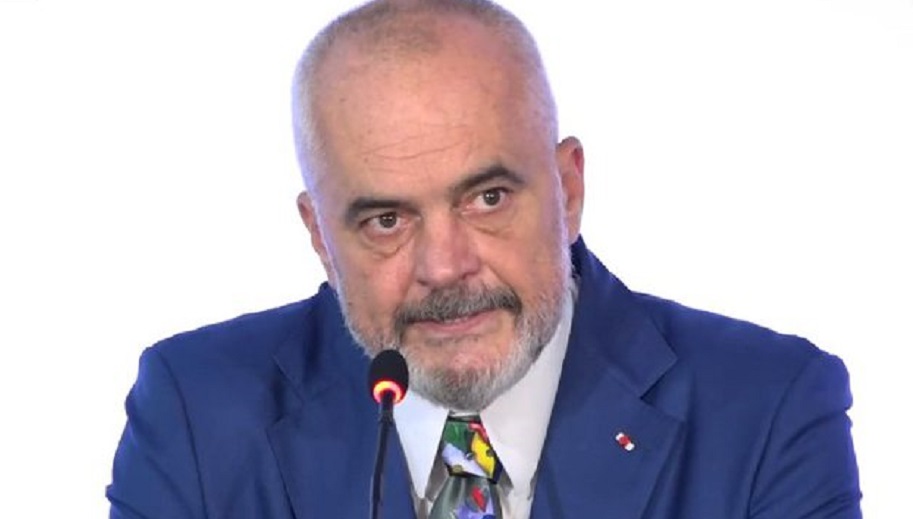 Maskat/ Rama zbulon porosinë për policinë dhe i përgjigjet pyetjes nëse do falen gjobat për maskën Maskat/ Rama zbulon porosinë për policinë dhe i përgjigjet pyetjes nëse do falen gjobat për maskën