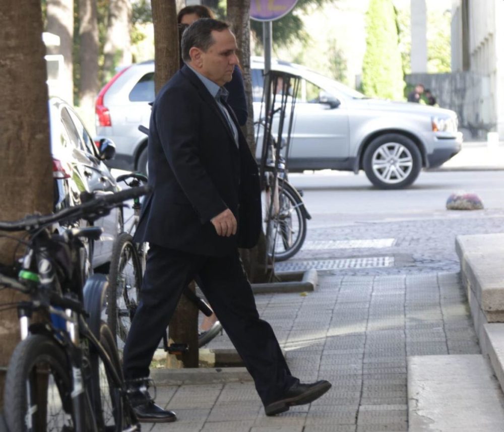 Prapaskenat e hakmarrjes së Berishës ndaj Ilir Rusmalit, nga bllokimi i përgjimeve, pasuritë, Gërdeci tek ekstradimi i Izet Haxhisë Prapaskenat e hakmarrjes së Berishës ndaj Ilir Rusmalit, nga bllokimi i përgjimeve, pasuritë, Gërdeci tek ekstradimi i Izet Haxhisë