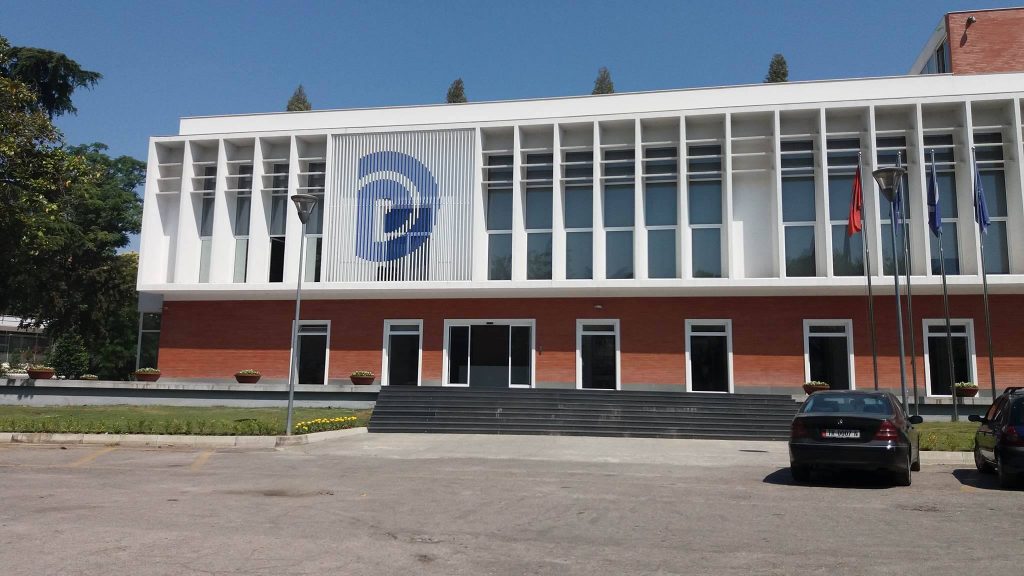 PD e shqetësuar për bizneset që e mbështetën në fushatë: Mos vendosni gjoba bizneseve tona (me të tjerët bëni ç’të doni) PD e shqetësuar për bizneset që e mbështetën në fushatë: Mos vendosni gjoba bizneseve tona (me të tjerët bëni ç’të doni)