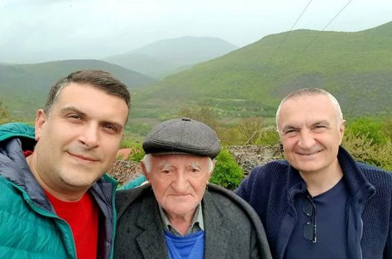 Perla e së shtunës, Bilushi i Metës kërcënon Ramën: Jam pilot, do të shemb Qeverinë bashkë me aviatorët e Kuçovës Perla e së shtunës, Bilushi i Metës kërcënon Ramën: Jam pilot, do të shemb Qeverinë bashkë me aviatorët e Kuçovës