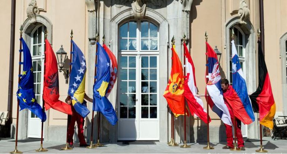 Merkel, Macron dhe Bregu bëjnë bashkë në Sofje liderët e Ballkanit Merkel, Macron dhe Bregu bëjnë bashkë në Sofje liderët e Ballkanit