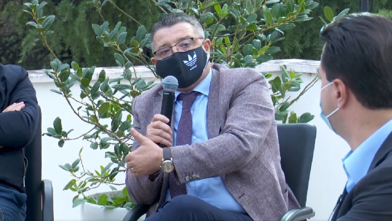 E ‘shiti’ si mjek/ Basha në takim me burrin e ish- deputetes së PD E ‘shiti’ si mjek/ Basha në takim me burrin e ish- deputetes së PD