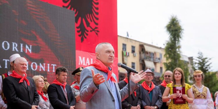 29 nëntori që bën qesharak Ilir Metën 29 nëntori që bën qesharak Ilir Metën