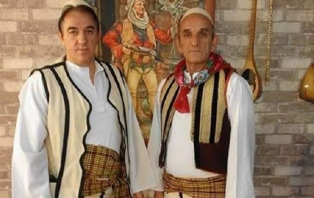Tragjedi brenda familjes! Dy javë pas vdekjes së të atit, vdes nga Covid-19 këngëtari i njohur shqiptar Tragjedi brenda familjes! Dy javë pas vdekjes së të atit, vdes nga Covid-19 këngëtari i njohur shqiptar
