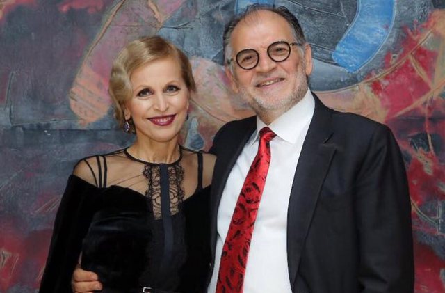 nfektohet me koronavirus politikani dhe biznesmeni i njohur shqiptar bashkë me bashkëshorten e tij: Ja si paraqitet gjendja shëndetësore nfektohet me koronavirus politikani dhe biznesmeni i njohur shqiptar bashkë me bashkëshorten e tij: Ja si paraqitet gjendja shëndetësore