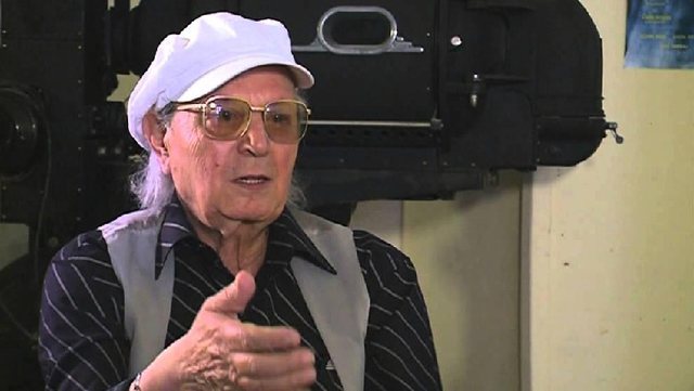 Mëngjes i trishtë/ COVID-19 i merr jetën artistit të madh shqiptar, djali i tij i rrëqeth të gjithë me dedikimin prekës: Më fal që nuk të përkëdhela dot… Mëngjes i trishtë/ COVID-19 i merr jetën artistit të madh shqiptar, djali i tij i rrëqeth të gjithë me dedikimin prekës: Më fal që nuk të përkëdhela dot…