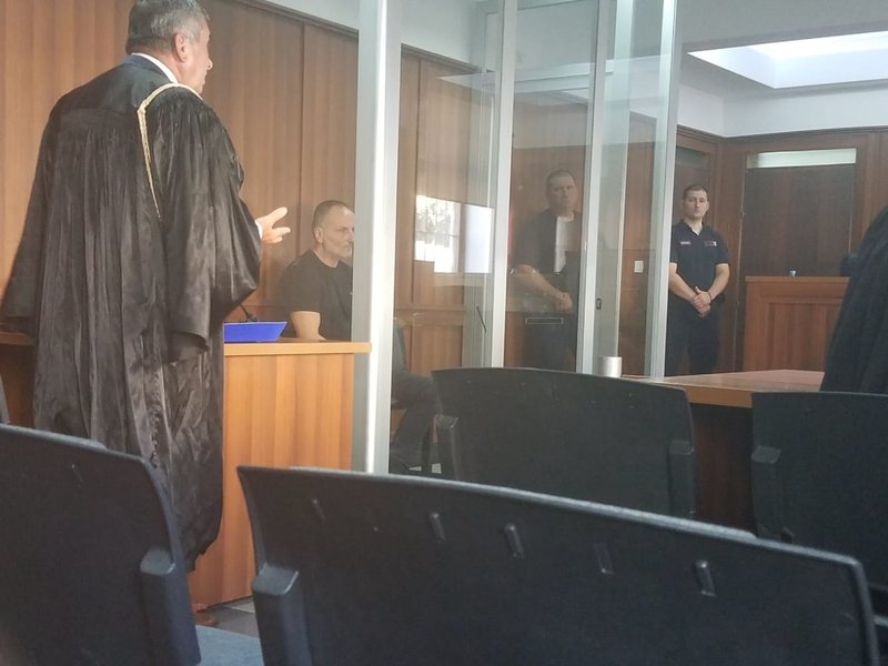 “Sëmuret” prokurori i dosjes “Hajdari”, vështirësohet përballja e Berishës me Izet Haxhinë , nisin zvarritjet për vrasjen e shekullit “Sëmuret” prokurori i dosjes “Hajdari”, vështirësohet përballja e Berishës me Izet Haxhinë , nisin zvarritjet për vrasjen e shekullit