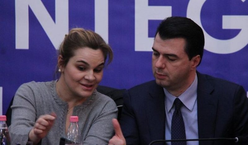 Basha i bën gjëmën LSI, shtyn për në fund të vitit vendimin për listën e kandidatëve, Kryemadhi i “lutet” të qëndrojnë bashkë Basha i bën gjëmën LSI, shtyn për në fund të vitit vendimin për listën e kandidatëve, Kryemadhi i “lutet” të qëndrojnë bashkë