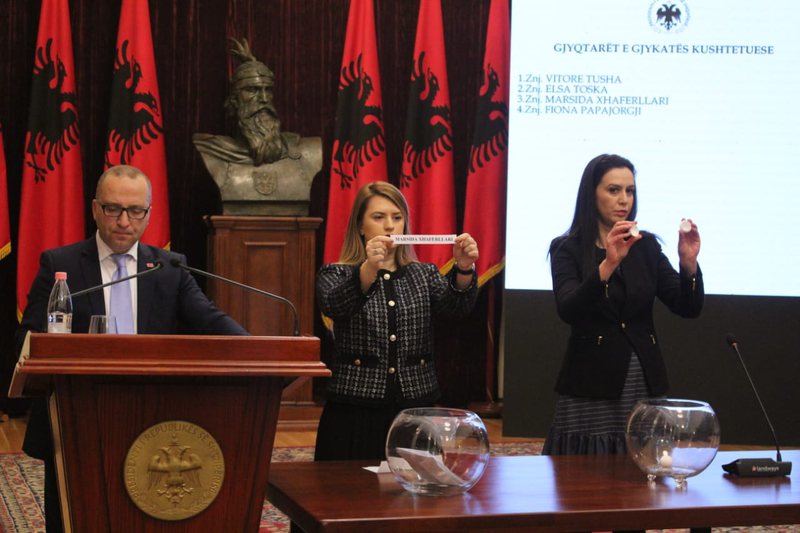 Riformatimi i KED, zbardhet lista e 86 kandidatëve nga gjyqtarët e prokurorët, Dvorani rikthehet në skenë si përfaqësues i Apelit Administrativ Riformatimi i KED, zbardhet lista e 86 kandidatëve nga gjyqtarët e prokurorët, Dvorani rikthehet në skenë si përfaqësues i Apelit Administrativ