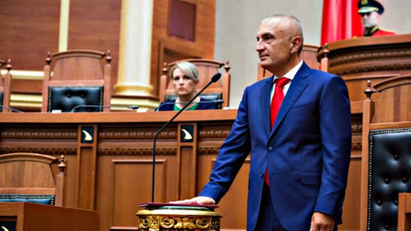 Izolimi i presidentit, PS rishikon draftin dhe forcon akoma më tej nenet, brenda dhjetorit pritet dorëzimi në Parlament Izolimi i presidentit, PS rishikon draftin dhe forcon akoma më tej nenet, brenda dhjetorit pritet dorëzimi në Parlament