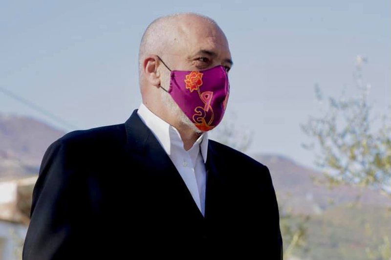 Situata e COVID-19 në vend, kryeministri Rama njofton masën e rëndësishme dhe lëshon apelin e fortë: Gati me gjithçka duhet në vijën e zjarrit Situata e COVID-19 në vend, kryeministri Rama njofton masën e rëndësishme dhe lëshon apelin e fortë: Gati me gjithçka duhet në vijën e zjarrit