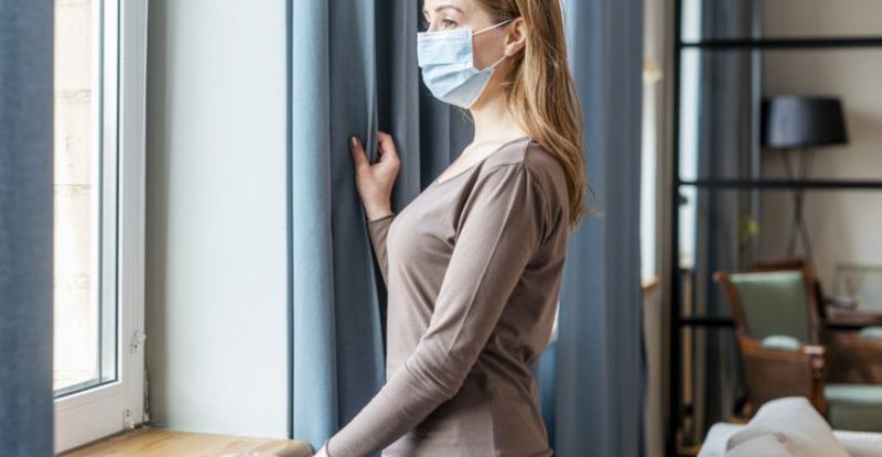 Një pjesëtar i familjes suaj ka rezultuar pozitiv me COVID-19? Ekspertët zbulojnë si mund t’i shpëtoni nga infektimi anëtarët e tjerë
