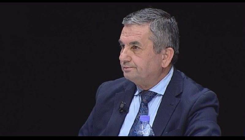 Cenohet siguria e jetës së Kryeministrit sepse Policia e Shtetit i vë në dispozicion 100 policë përmbaruesit Lefter Canaj… Cenohet siguria e jetës së Kryeministrit sepse Policia e Shtetit i vë në dispozicion 100 policë përmbaruesit Lefter Canaj…