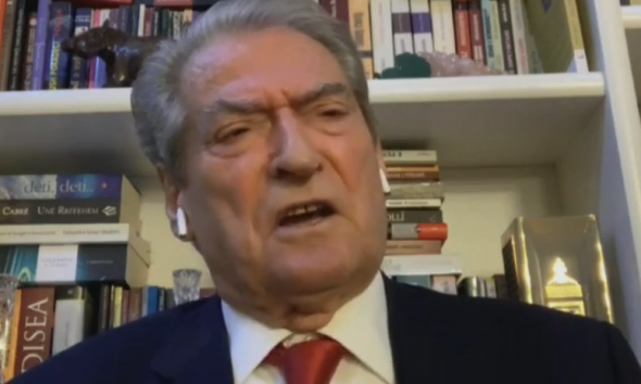 Rama i përgjigjet Bashës, i nxjerr pamjet e Berishës: Video-ja që ngatërroi Lulzim Basha Rama i përgjigjet Bashës, i nxjerr pamjet e Berishës: Video-ja që ngatërroi Lulzim Basha