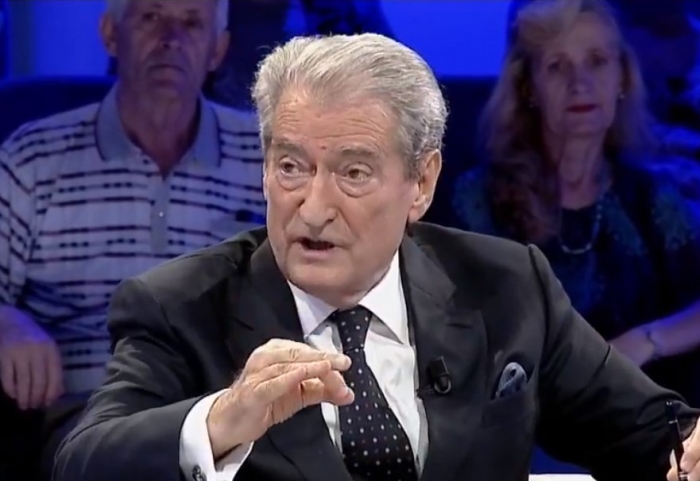 Gazetari nga Kosova: Analistët e Tiranës që shesin por**ë sikur jetojnë në Nju Jork, të mos tallen me Bellanicën e UÇK por me Bashën. Berisha e di mirë se çfarë kanë punuar Luli e Argita