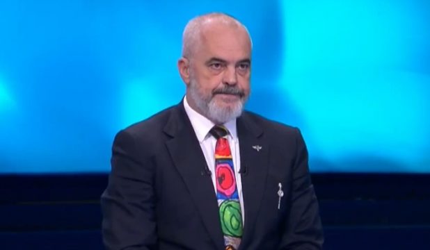 Gazetarja e pyet për shëndetin, Rama: Më dhemb shumë mesi! Normalisht që kam frikë nga Covid Gazetarja e pyet për shëndetin, Rama: Më dhemb shumë mesi! Normalisht që kam frikë nga Covid