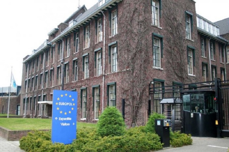 Gjykata Speciale në Hagë do të lëshoj urdhër arreste edhe në Shqipëri Gjykata Speciale në Hagë do të lëshoj urdhër arreste edhe në Shqipëri